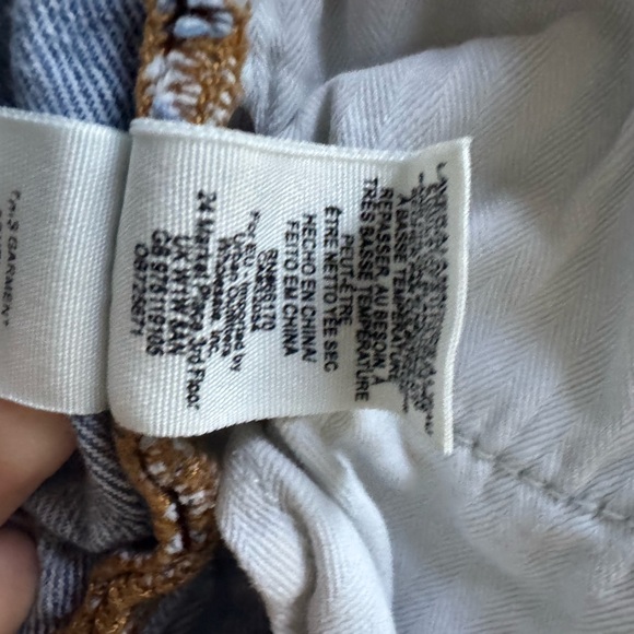 We the Free/free people Jean shorts with cute band around it - Picture 3 of 4